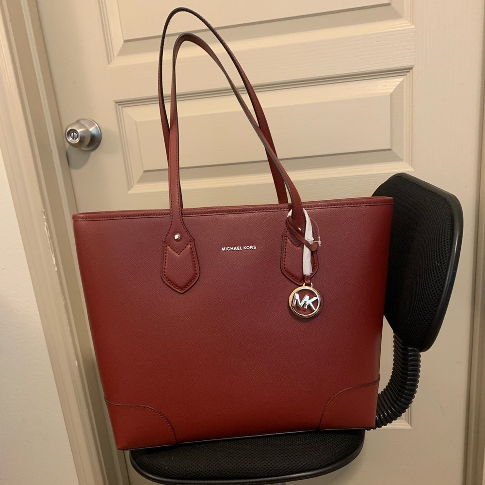 NWT Brandy color Saylor Michael Kors Leather Tote